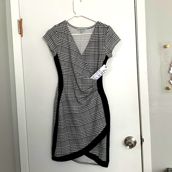 Dress - Picture 1 of 7